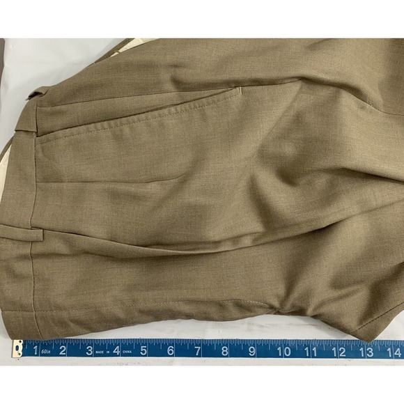 Haggar Dress Pants Mens 36 x 28.5 Light Brown Slacks Pleated Front Cuffed Leg - Picture 5 of 7
